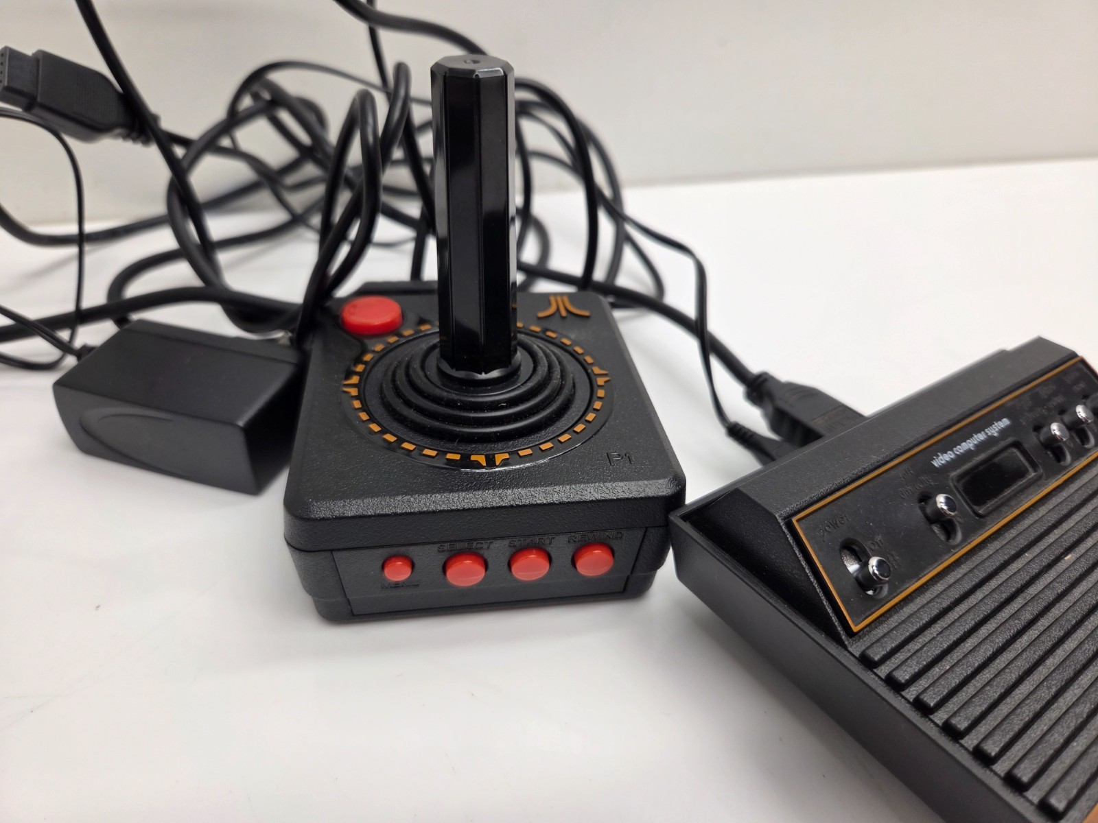 Atari Flashback X AR3060 Classic Retro Game Console With Controller HDMI Cords