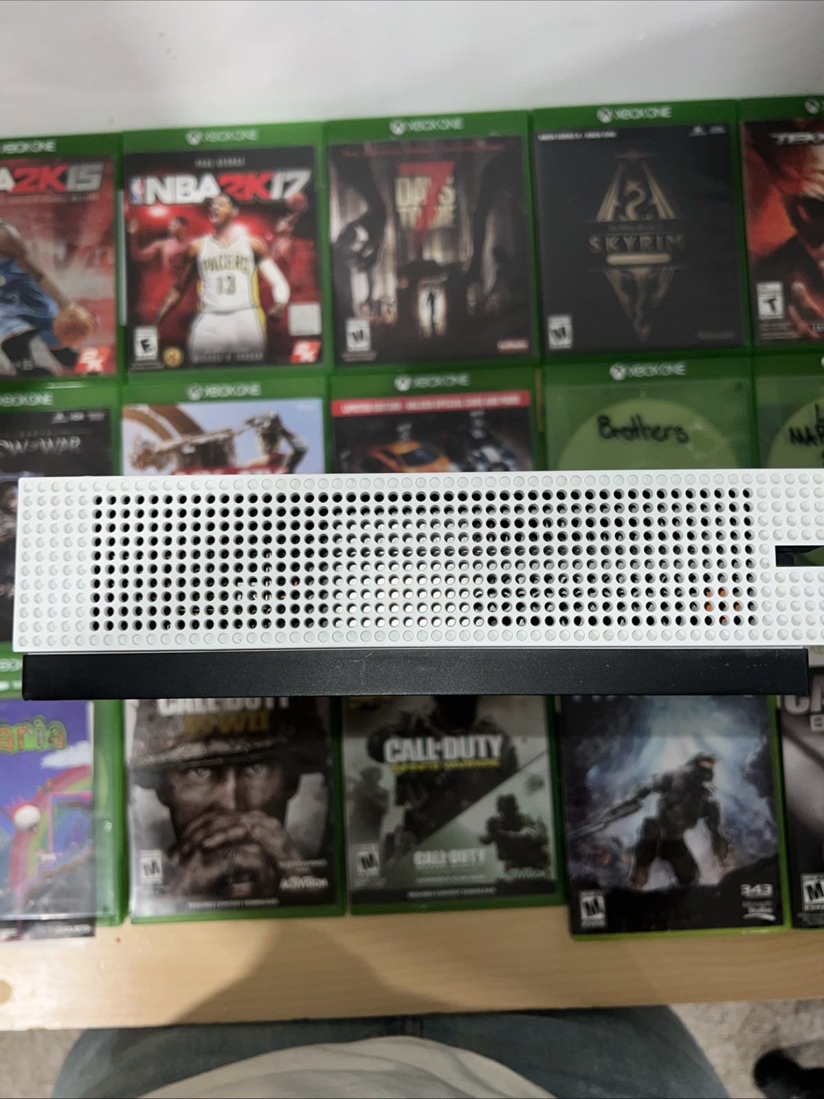 512 GB Xbox One S BUNDLE (No controller), 15 Games, Hyper X Cloud III
