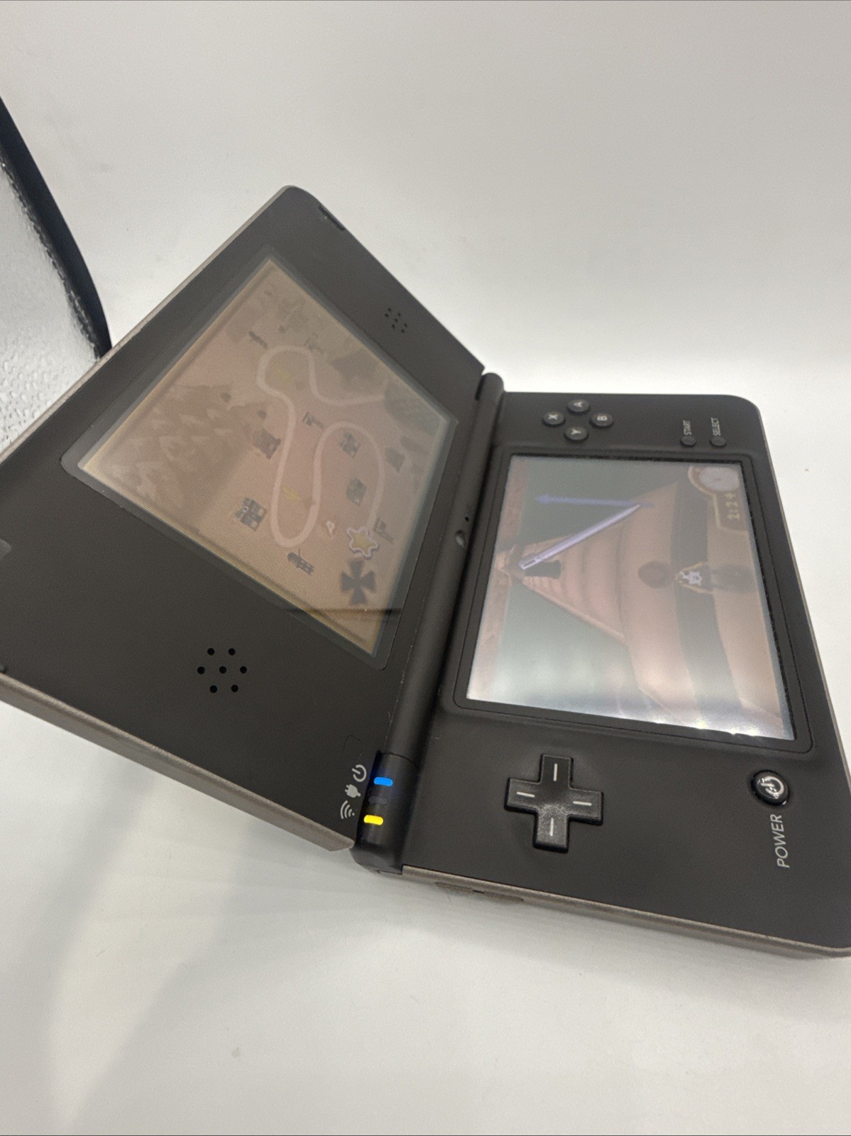 Nintendo DSI XL Handheld Console Bronze UTL-001 Bundle 8 Games, Charger, Stylus