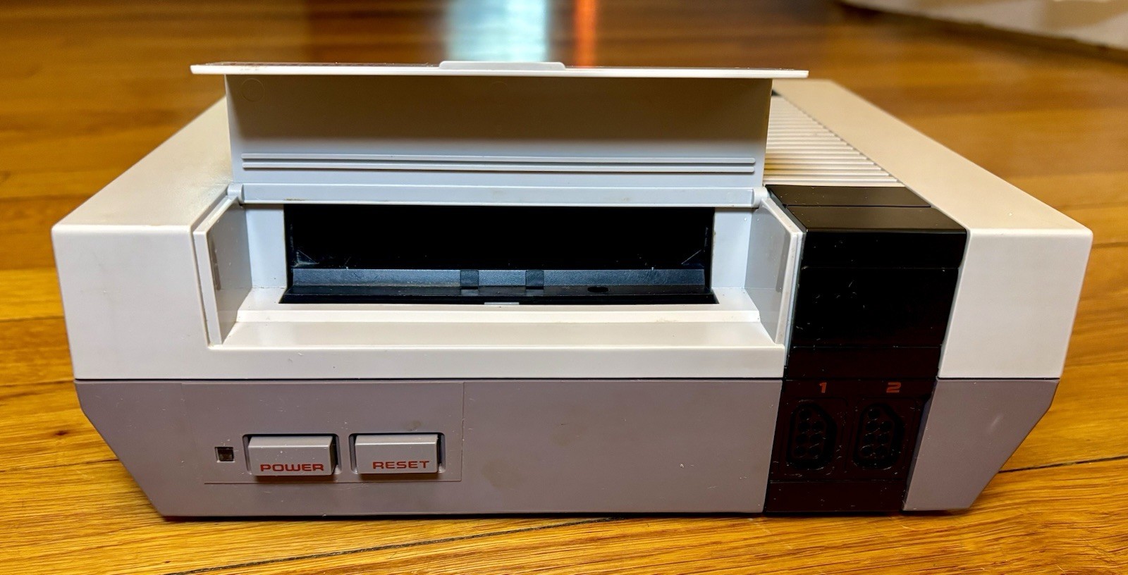 1985 Nintendo NES Action Set Console ORIGINAL BOX + Add’l Controller + Games