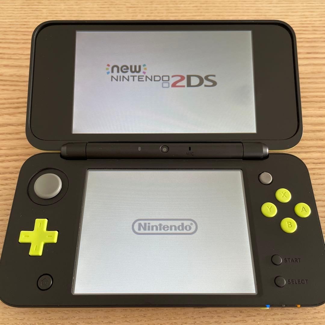 Nintendo 2DS LL – Black/Lime