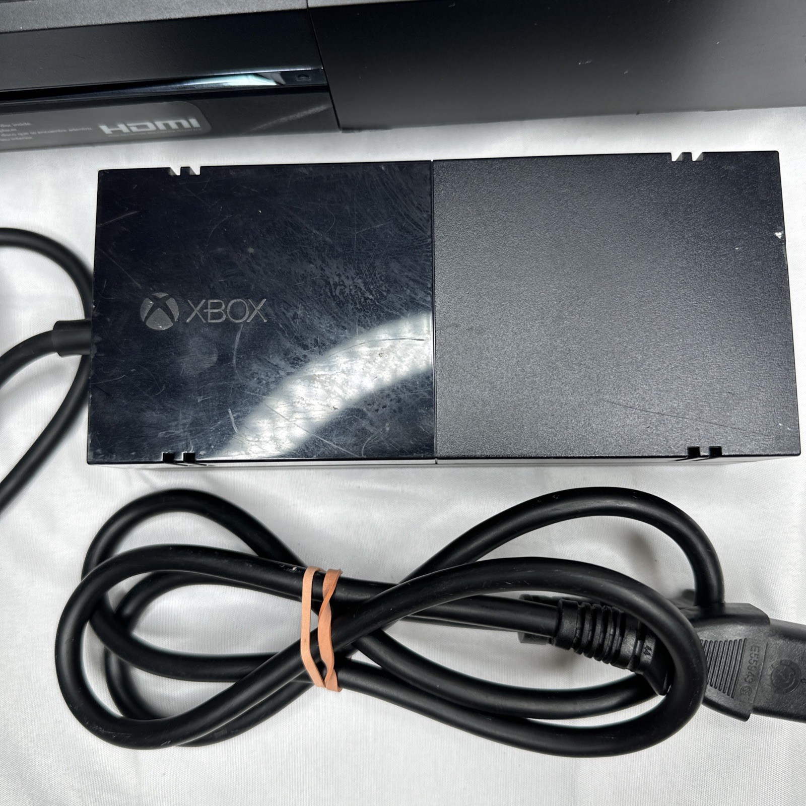 Microsoft Xbox One 1540 500GB Console – Black with Special Recon Tech Controller