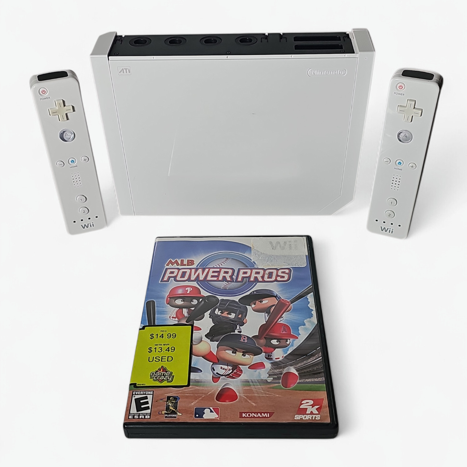 Nintendo Wii Console RVL-001 Bundle 2 Controllers 2 Nunchunks Charging Dock Game