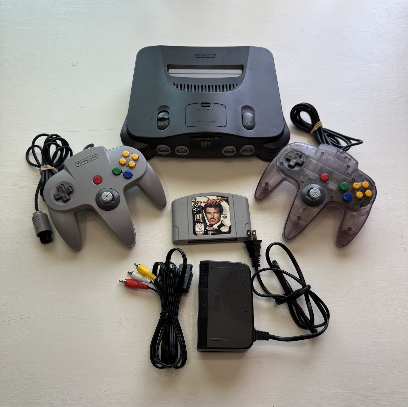 Nintendo 64 N64 Golden Eye 007 Console Bundle With 2 Controllers TESTED