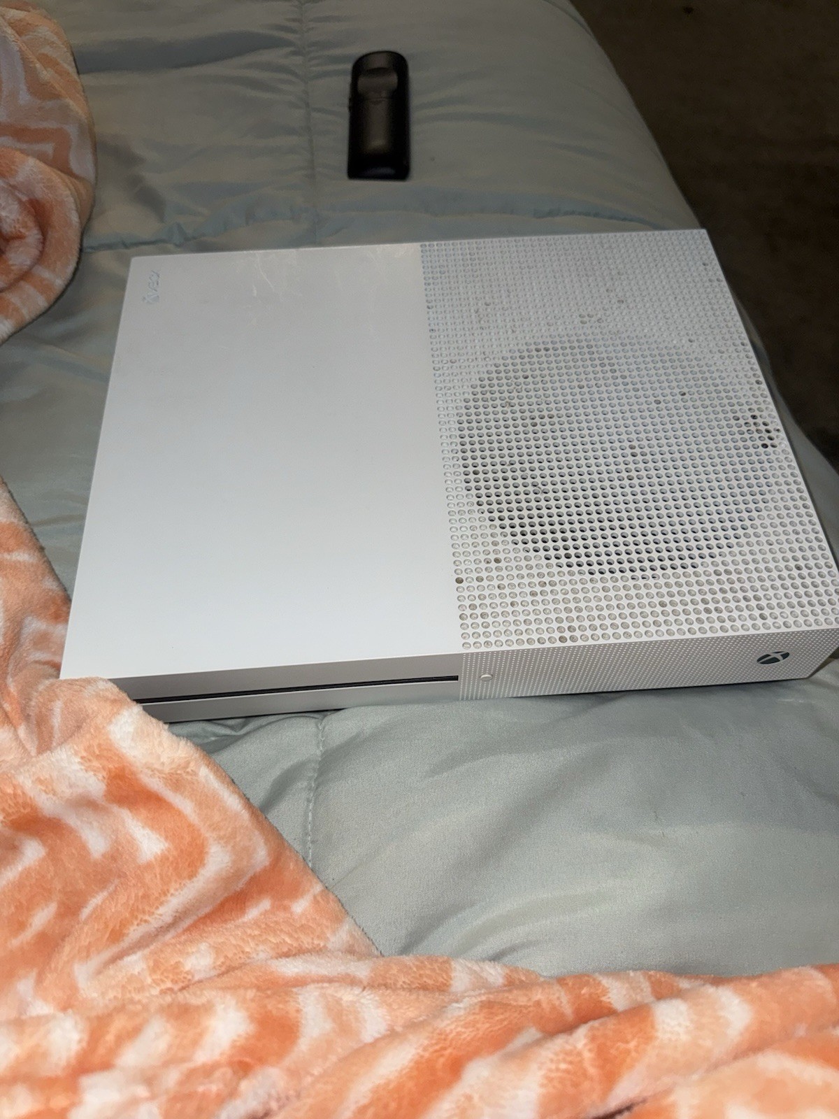Microsoft Xbox One S Home Console White with Carbon Black Controller