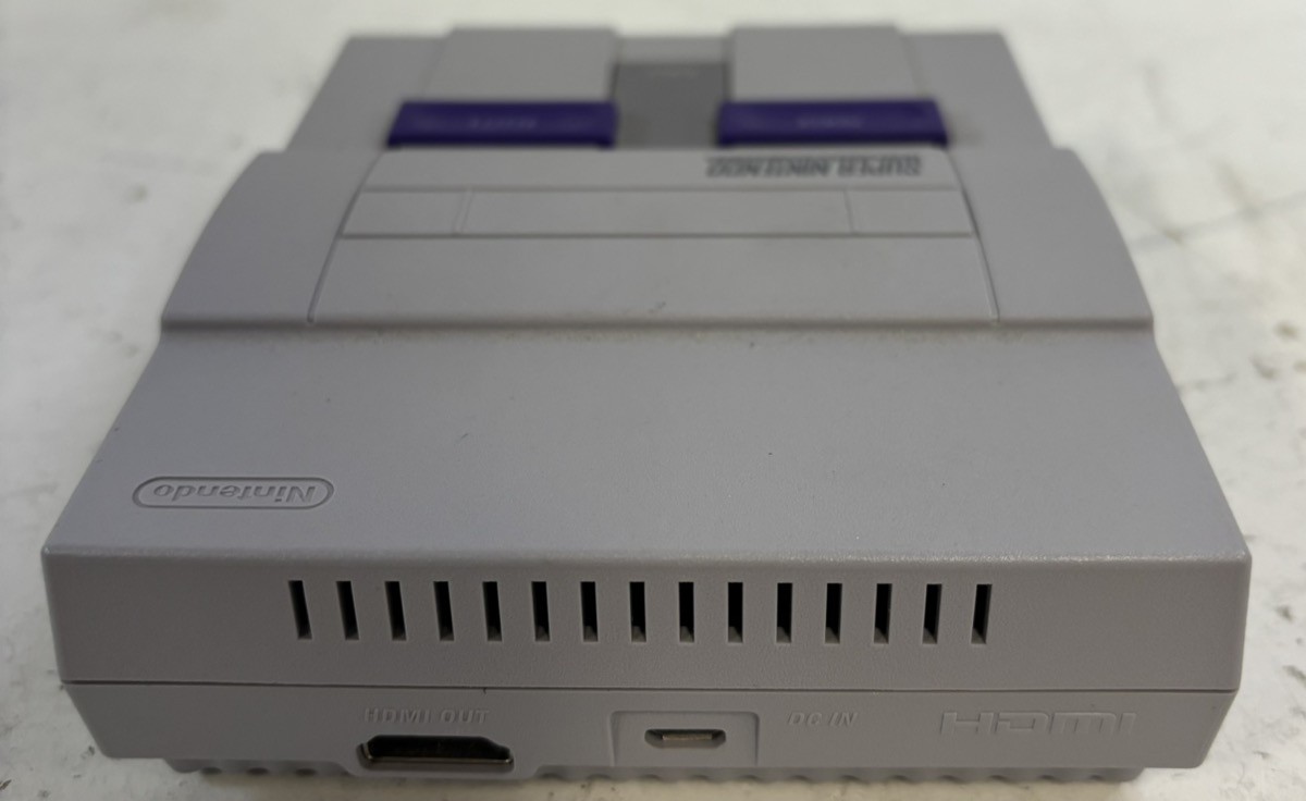 NINTENDO SUPER NINTENDO – CLV201 CONSOLE (P15028290)