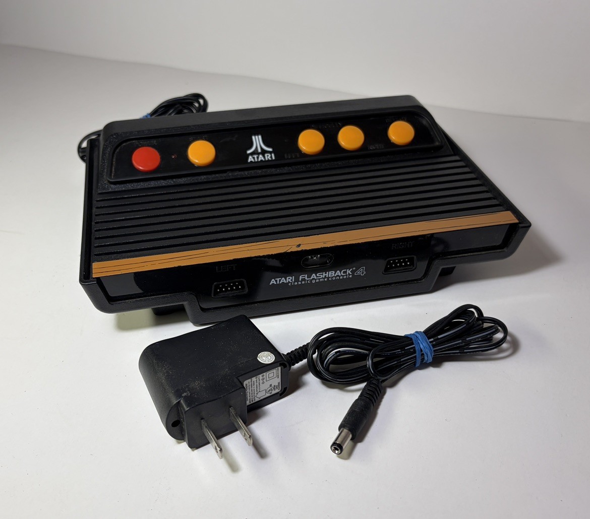 Atari Flashback 4 Console – Only Turns On – Displays – No Controller – Cable