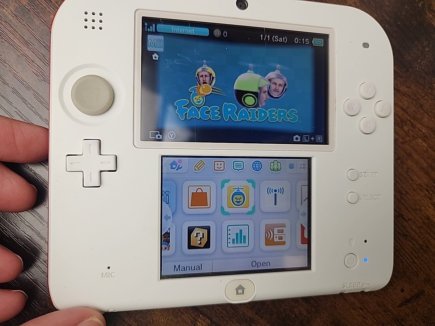 Nintendo 2DS Handheld Game Console FTR-001 White/Red With Memory Card & Charger