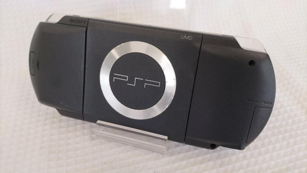 Sony PSP-1000 Handheld Console 4GB Memory Stick Included From Japan A1456