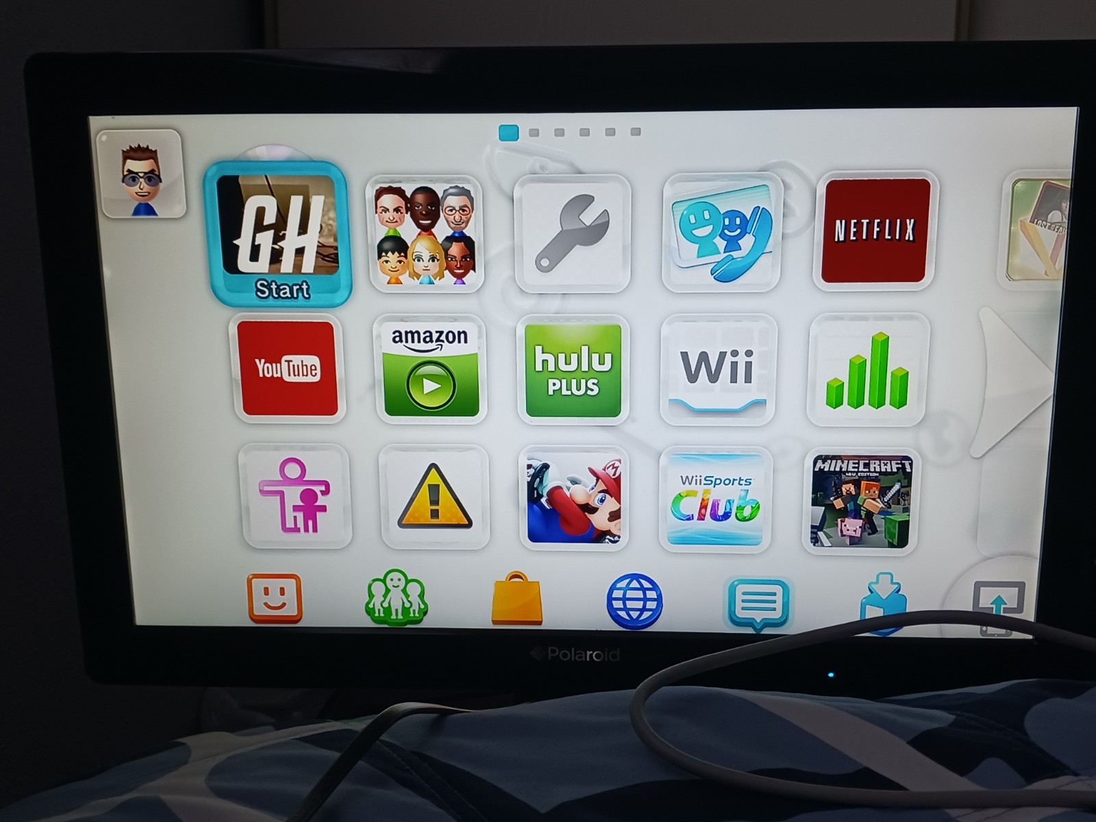 Nintendo Wii U 32GB Black – 3 OEM Pro Controllers, Mario Kart 8 & Minecraft