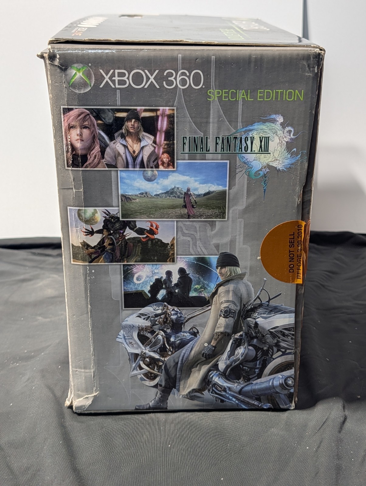 Xbox 360 Special Edition Final Fantasy XIII Console Bundle 250GB Near-Mint Set