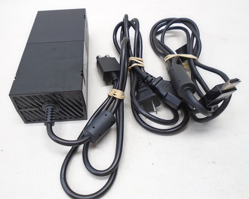 Microsoft Xbox One 1540 Console Bundle + Controller + 3 Games – Tested & Working