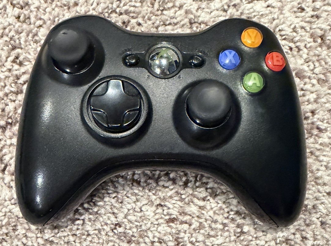 Microsoft Xbox 360 E 20 GB Console Bundle w/ 1 controller & cords and 8 games