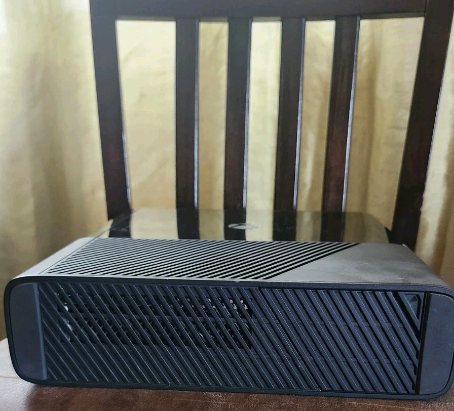 Microsoft XBox 360 E System BLACK Video Game Console (Tested & working)