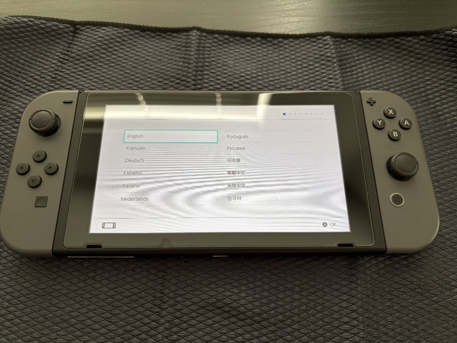 Nintendo Switch 32GB Console with Gray Joy‑Con great condition