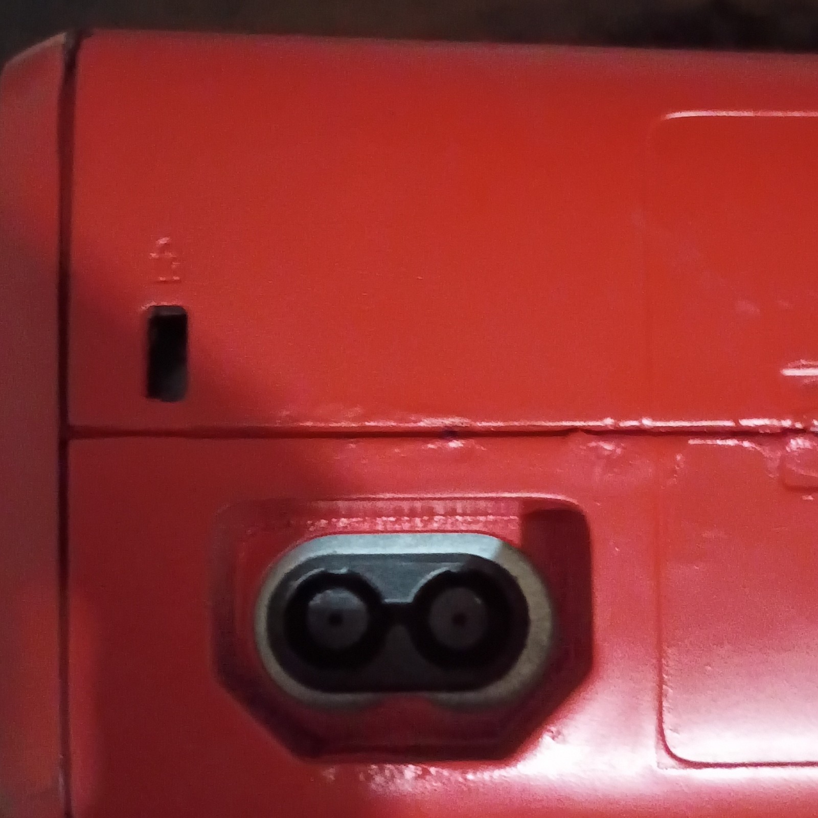 Microsoft Xbox 360 S 4GB Model, red, Controllers + 2 Games