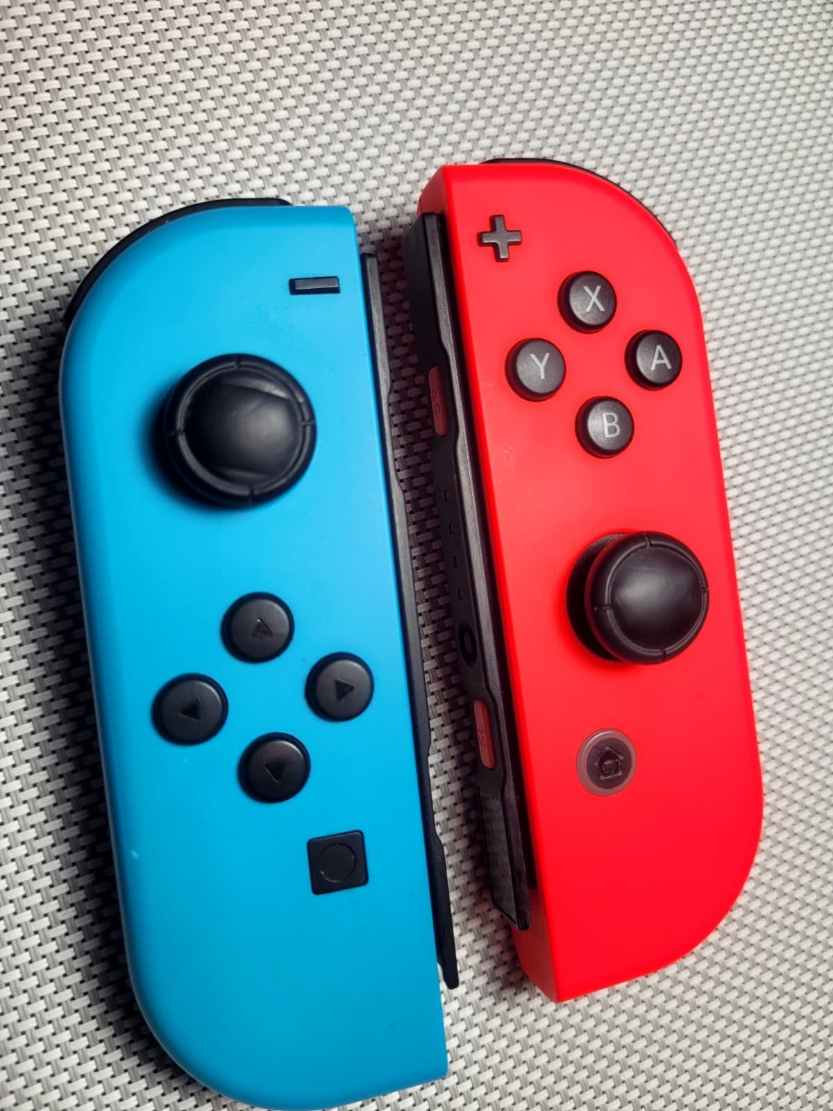 Nintendo Switch Console with Accessories and Protection (SEE DESCRIPTION)
