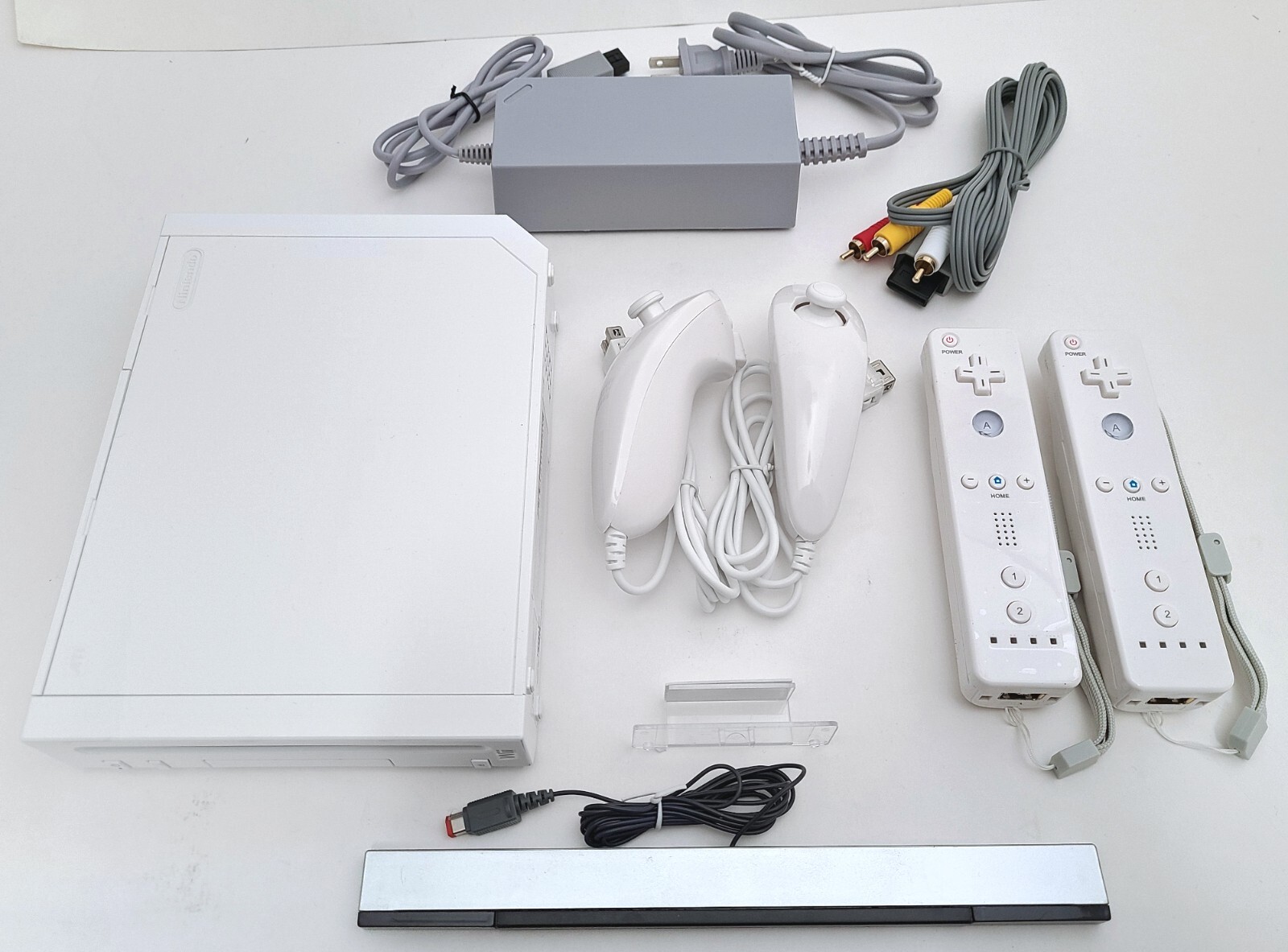 Nintendo Wii Game System Console with 2-REMOTES Bundle ALSO PLAYS GAMECUBE Games