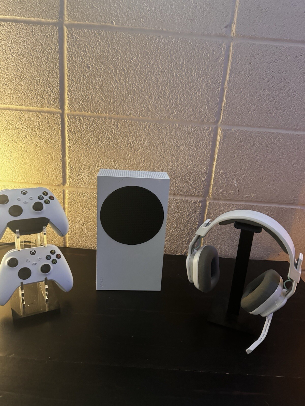 XBOX SERIES S (512 GB) + 2 CONTROLLERS + A10 ASTRO HEADSET