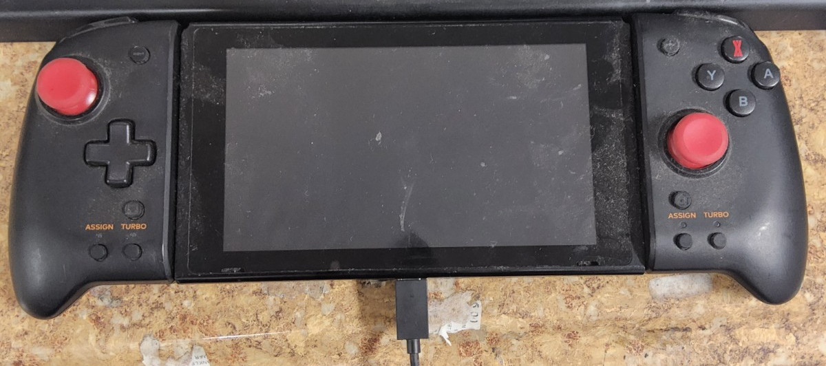 Nintendo Switch with HORI split pad pro controller