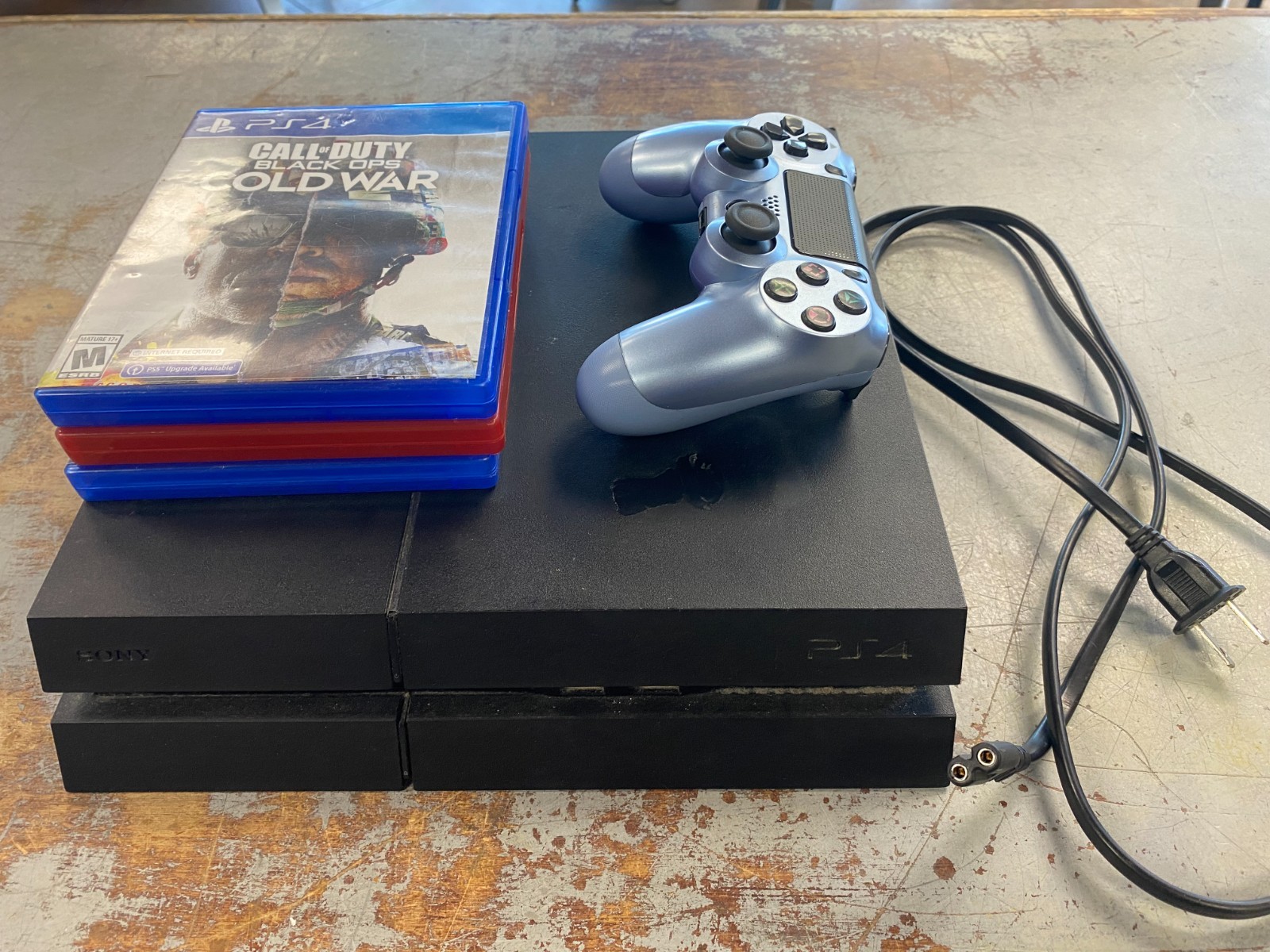 READ – Sony PlayStation 4 500GB Console CUH-1215A w/ Controller & 3 Games