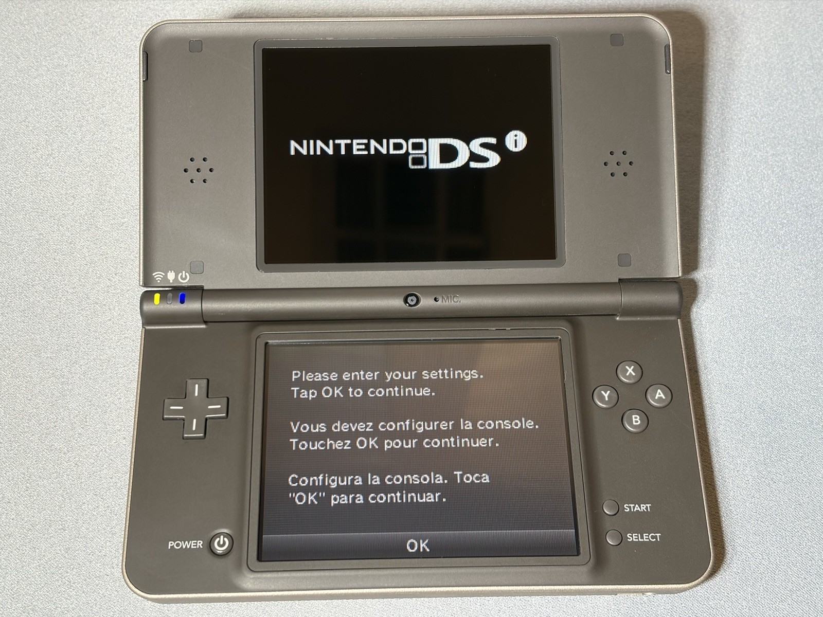 Nintendo DSi XL Bronze Handheld System Console In Box Near Mint