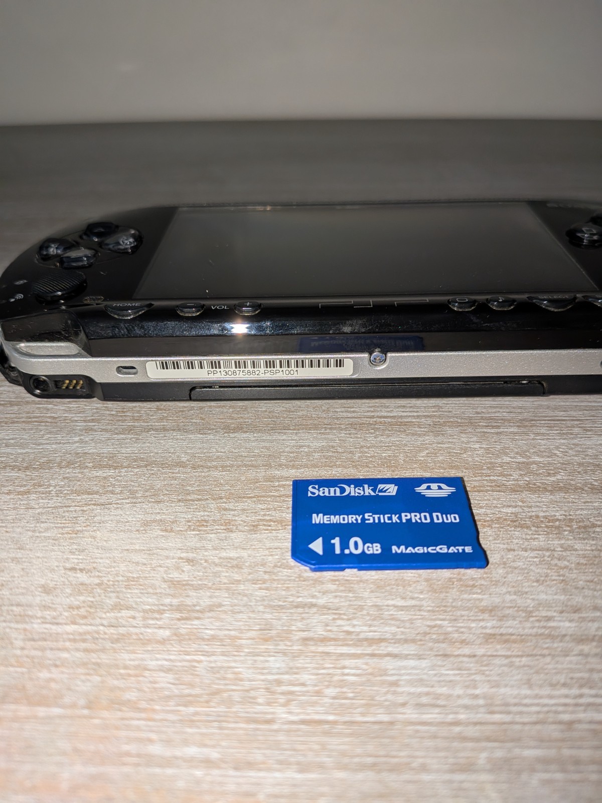 Sony PSP-1001 Console, Case, Charger, 1GB MagicGate, 7 Games, No Battery GREAT!