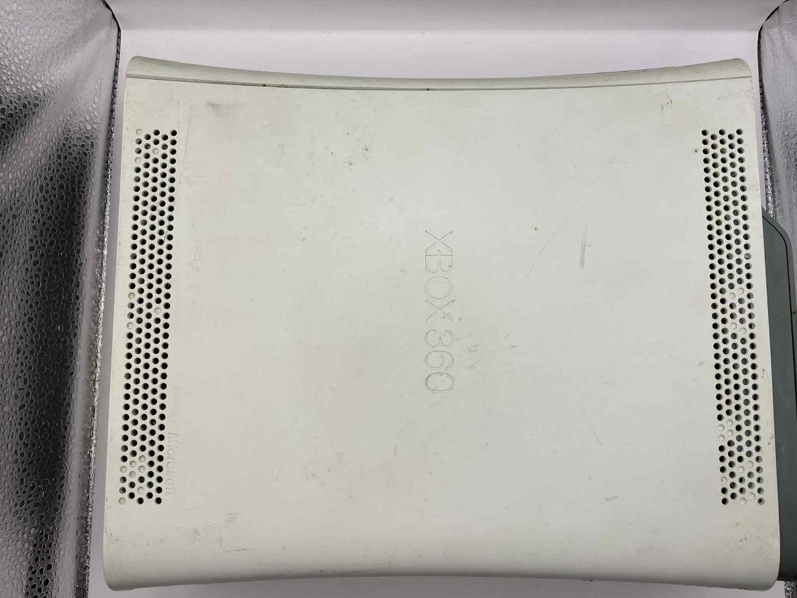 White XBOX 360 Arcade Console Only for Parts – Includes Hard Drive