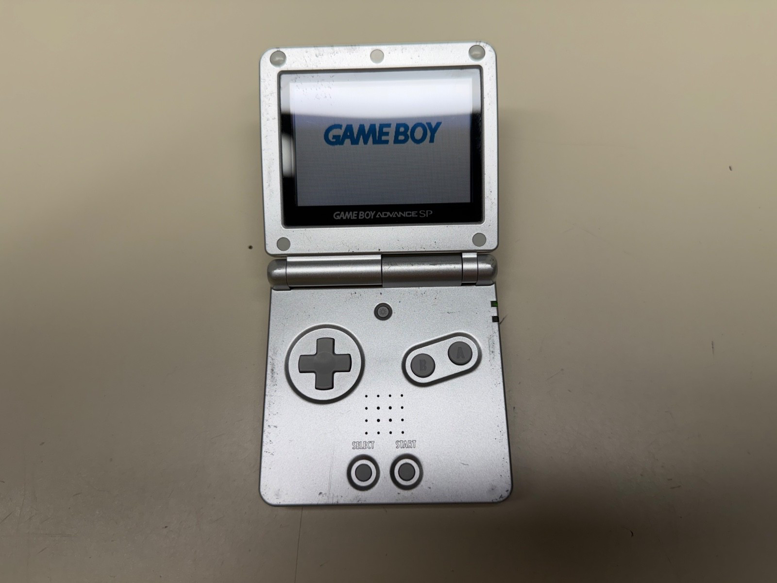 NINTENDO GAMEBOY ADVANCE SP SILVER WORKING AGS-001 WORKING NICE