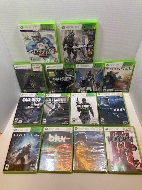 Xbox 360 S 4GB Bundle w/ Original Box, 2 Controllers, 13 Games, Tested Working