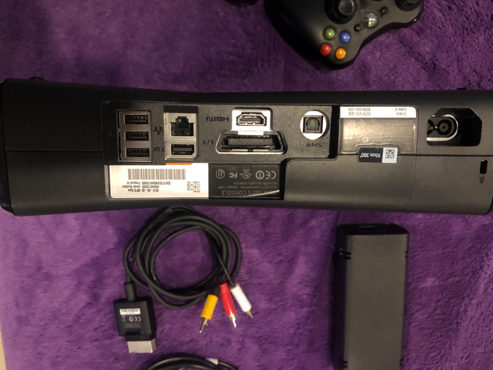 Microsoft Xbox 360 S 250GB Glossy Black Console (NTSC)