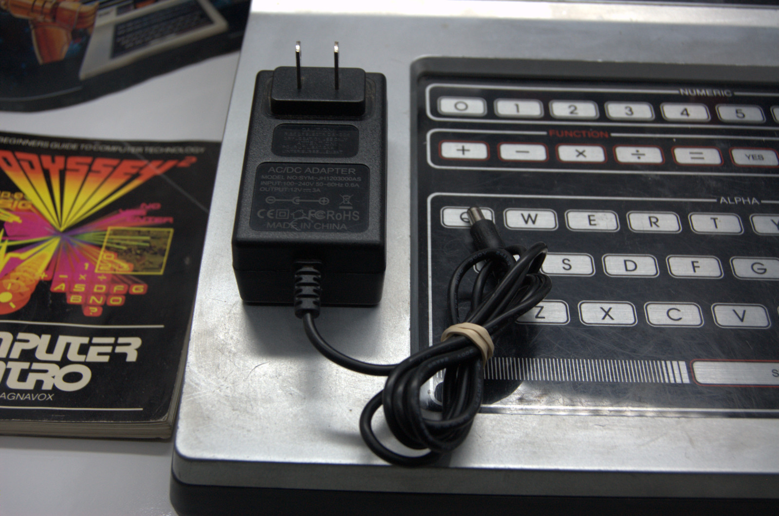 Magnavox Odyssey2 Console Bundle 2 Controllers Tested w/ Manuals & Books