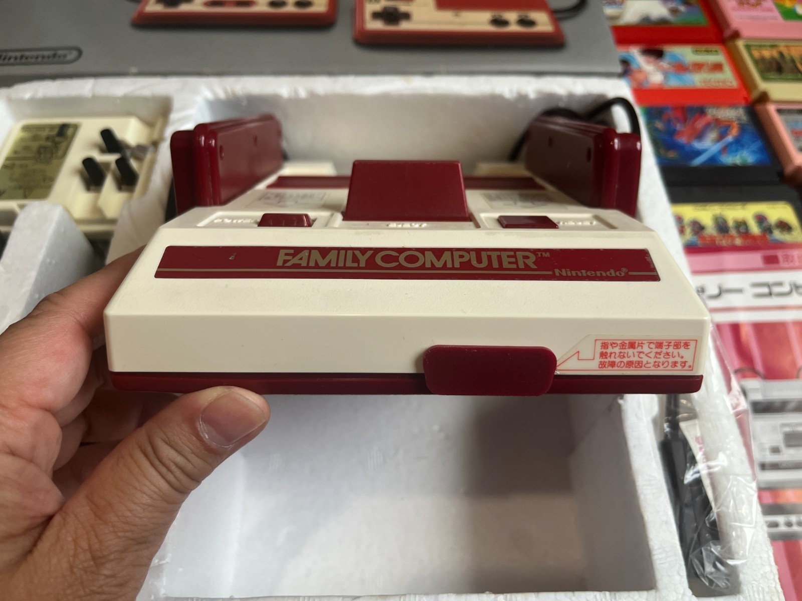 Nintendo Famicom Console with BOX and Manual, 10 Games 0613