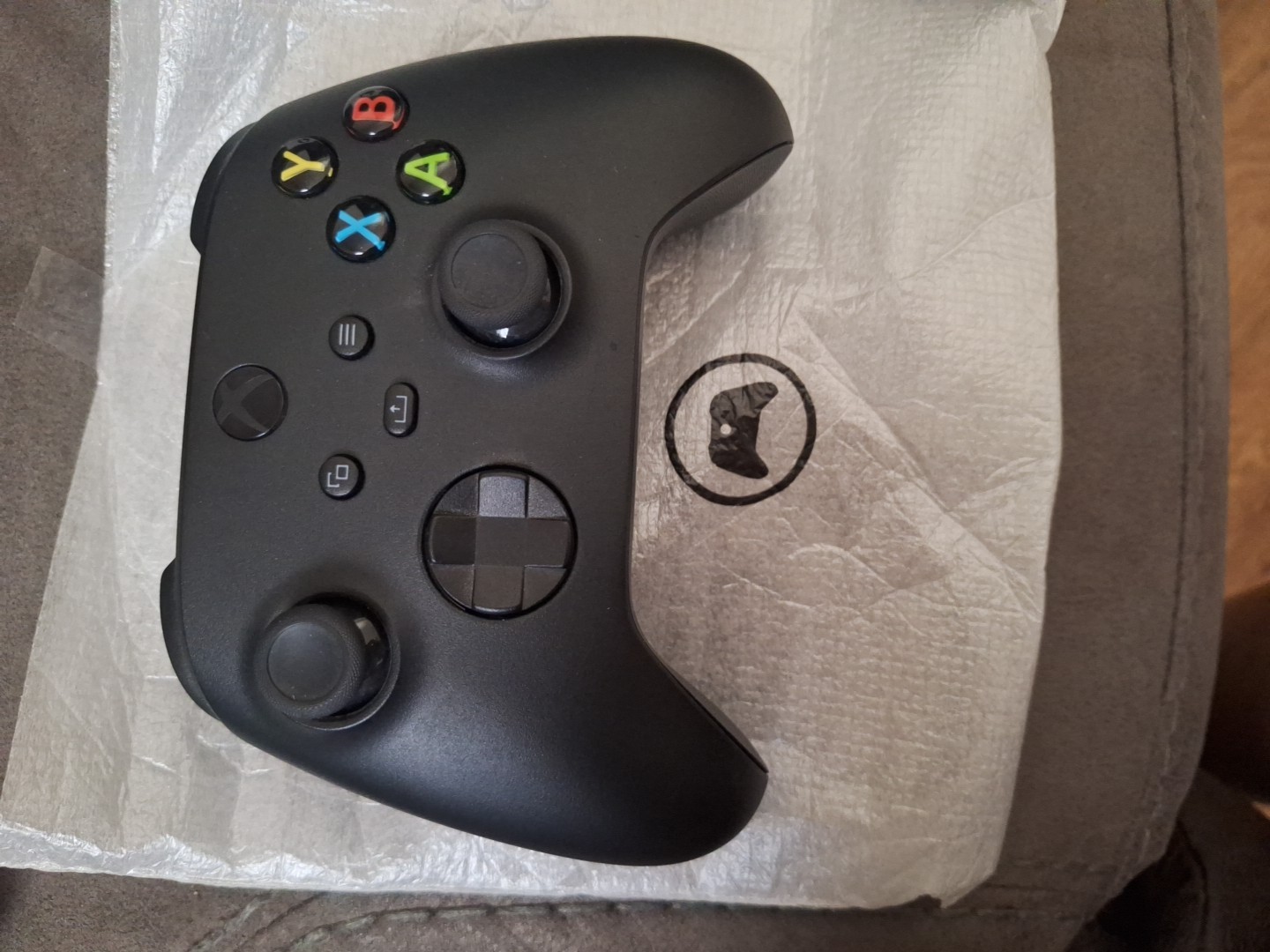 Microsoft Xbox Series X 1TB With Box.Bundled With A Headset And 3 Games .