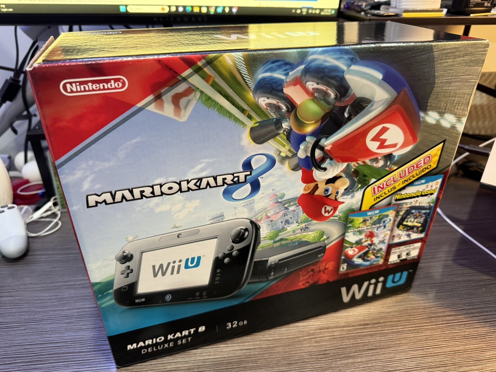 Nintendo Wii U Mario Kart 8 Deluxe 32GB CIB with Games – Very Good – READ DESC –