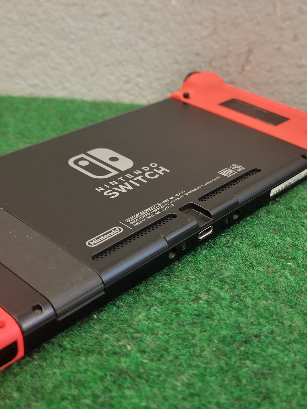Nintendo Switch Console + Charger & Stand Red HAC-001-01