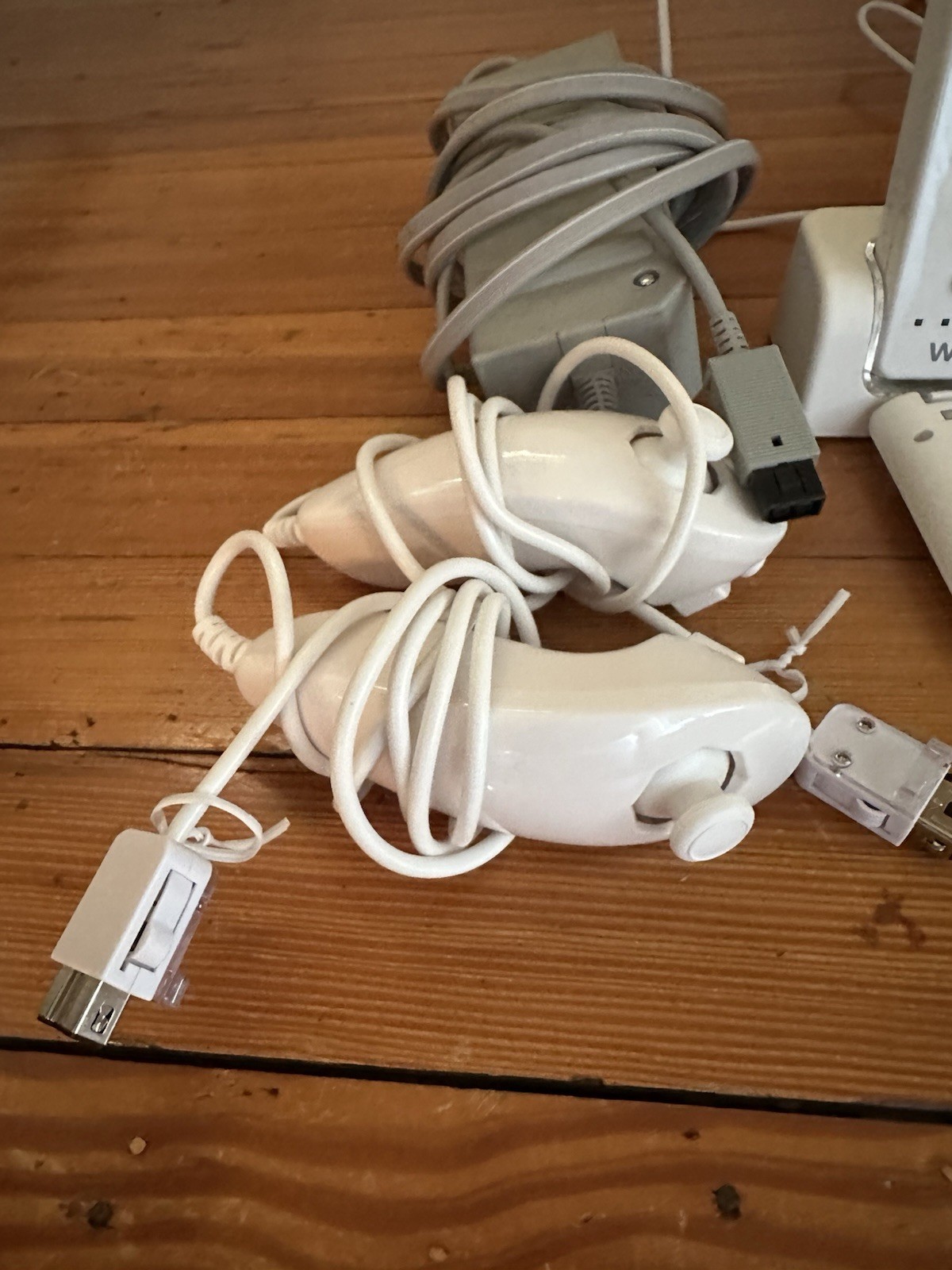 Nintendo Wii Console, White Premium Bundle [nintendo_wii]