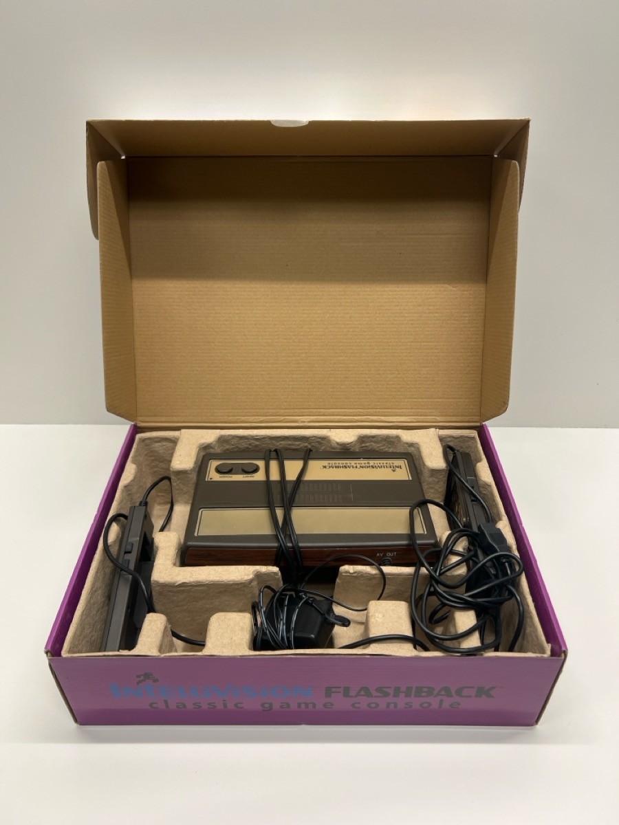INTELLIVISION FLASHBACK CONSOLE (P03064480)