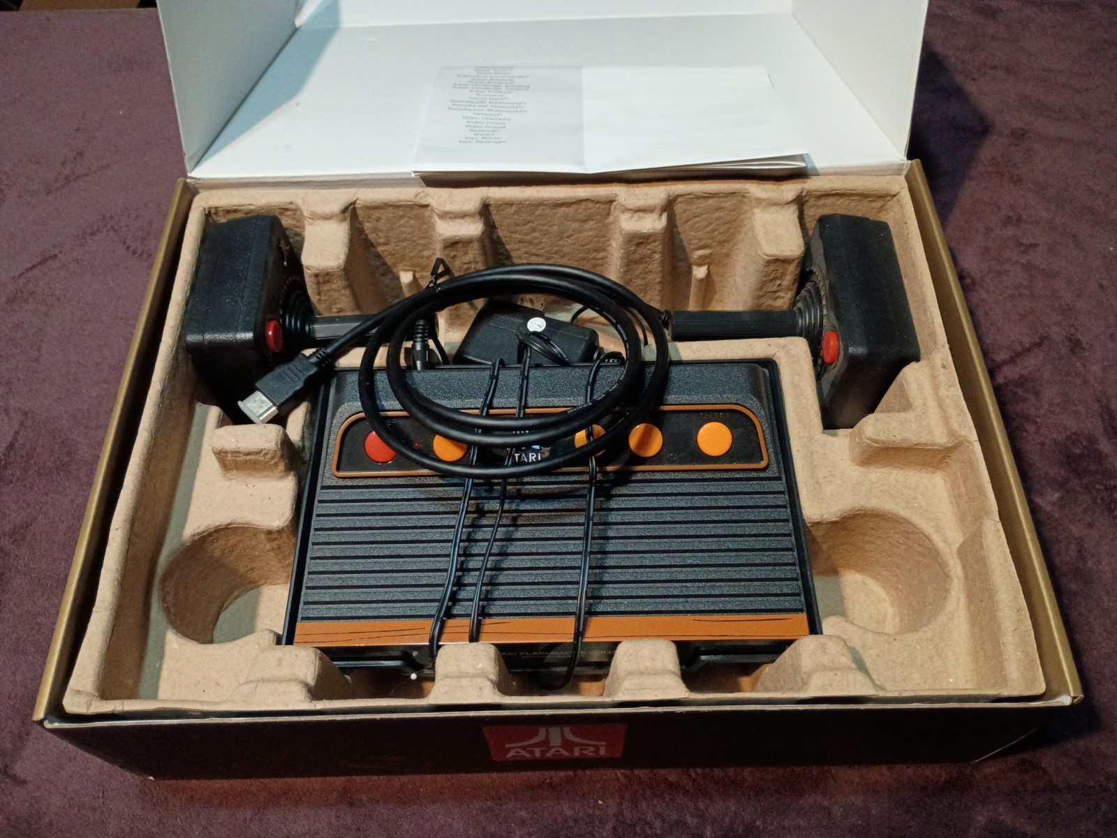 Atari Flashback 8 Gold Deluxe HD Console Wireless Controllers – Gold Used