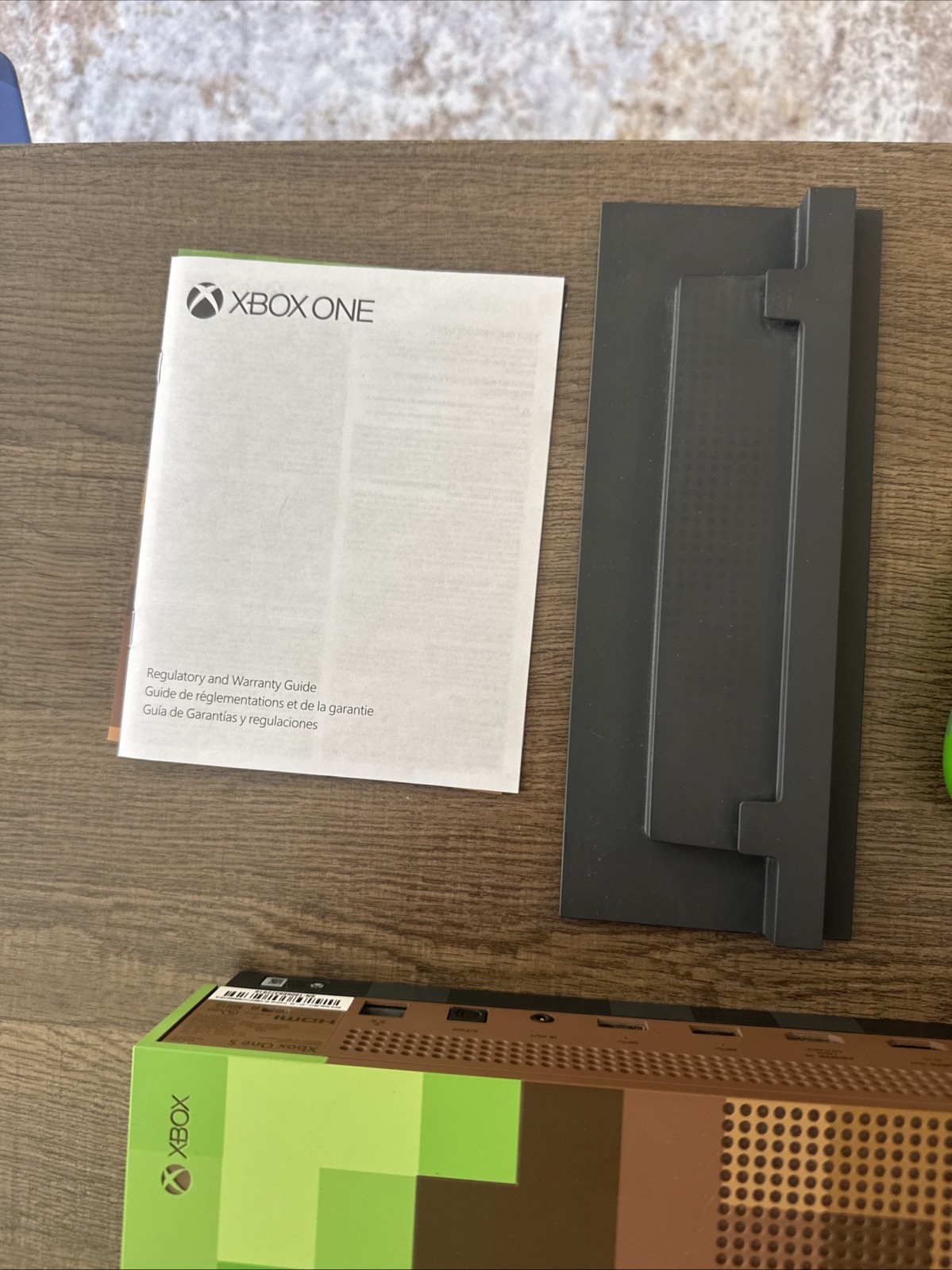 Xbox One S Minecraft Console Creeper Controller Complete CIB Box Stand Inserts