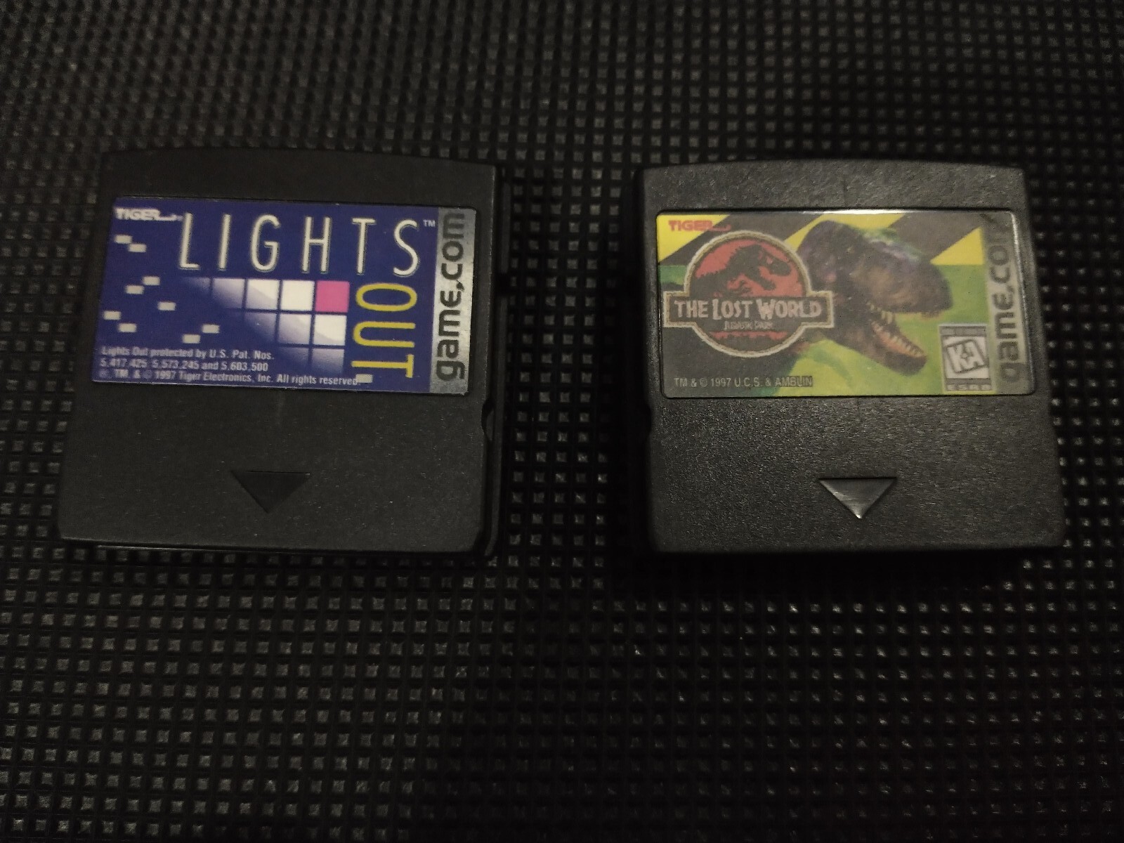 Tiger Game.Com – No Stylus + 2 Games – Jurassic Park + Lights Out – PARTS ONLY !