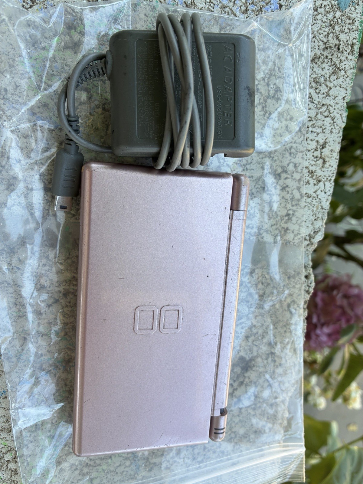 Nintendo DS Lite Video Game Console – Metallic Rose