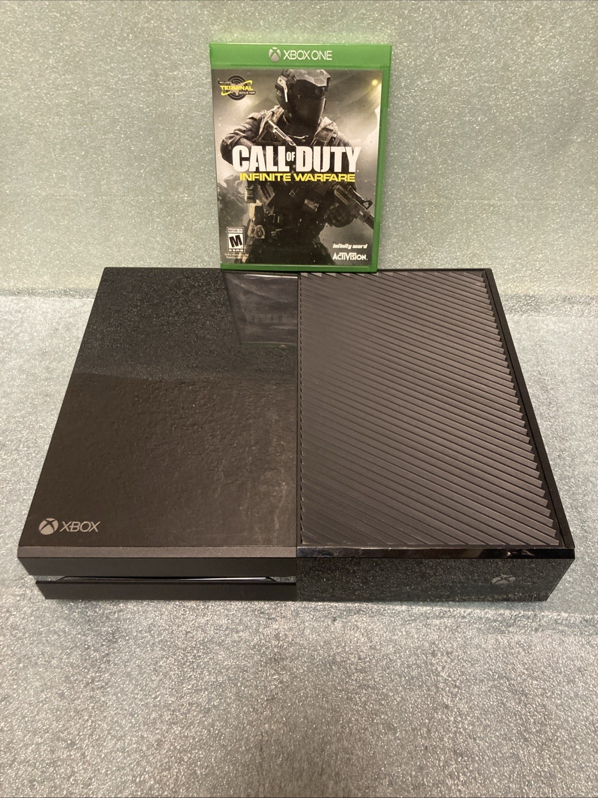 Microsoft Xbox One 1540 500GB Console – Black with Controller And Call Of Duty
