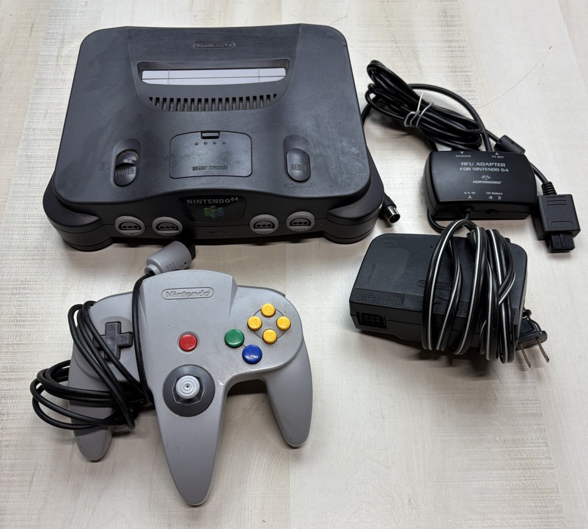 Nintendo 64 N64 Console Bundle with OEM Controller & Hookups