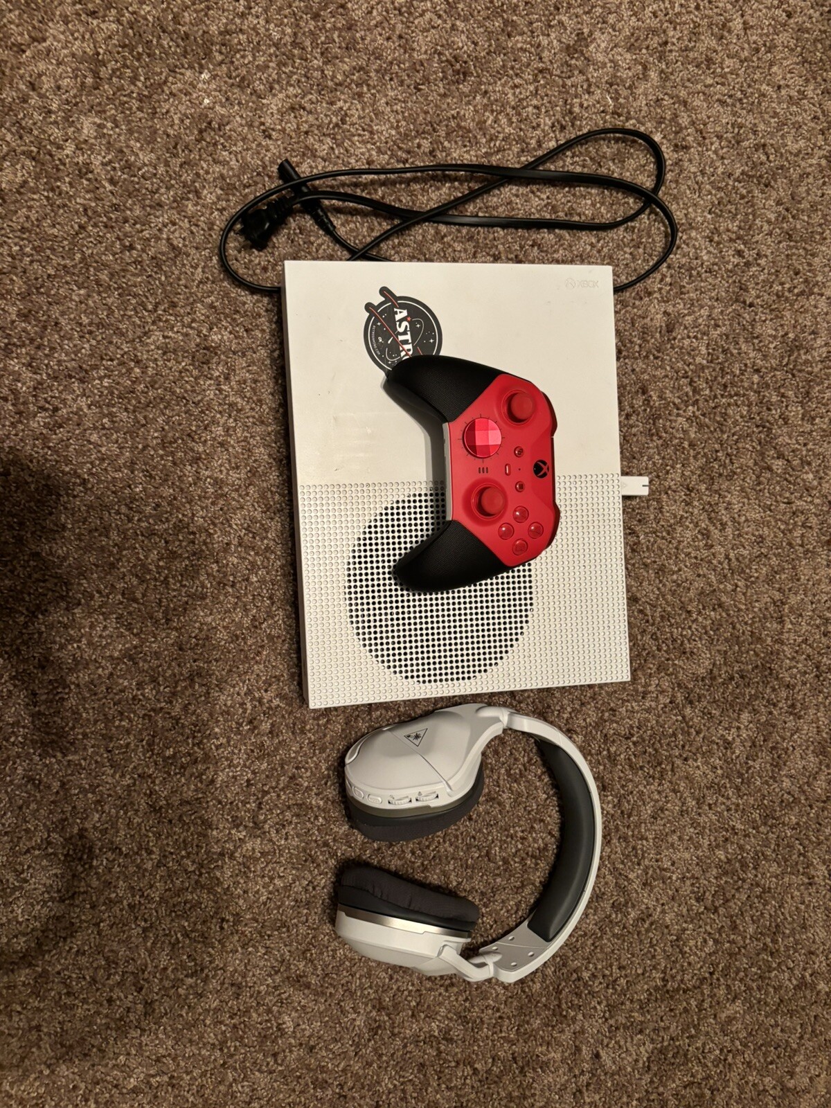 Microsoft Xbox One S 500GB + Xbox Elite Controller + Turtle Beach Wireless He