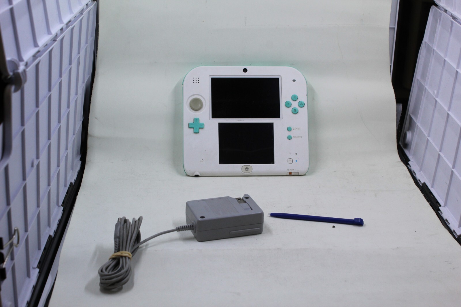 Nintendo 2DS Blue & White US Region w/ 10 Games, Charger, and Case