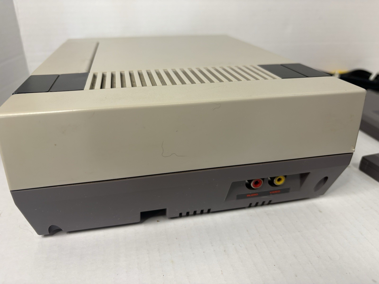 Original Nintendo NES-001 Console Bundle OEM Controller Cords 3 Games – Tested