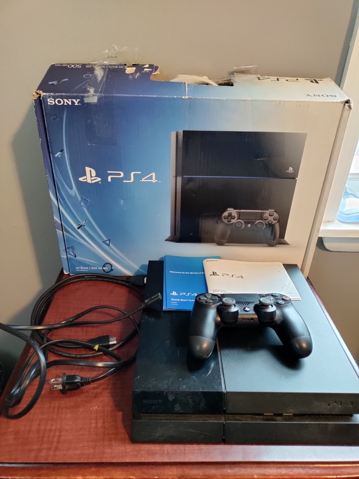 Sony PlayStation 4 500GB Jet Black Console With Original Box Controller & Cables