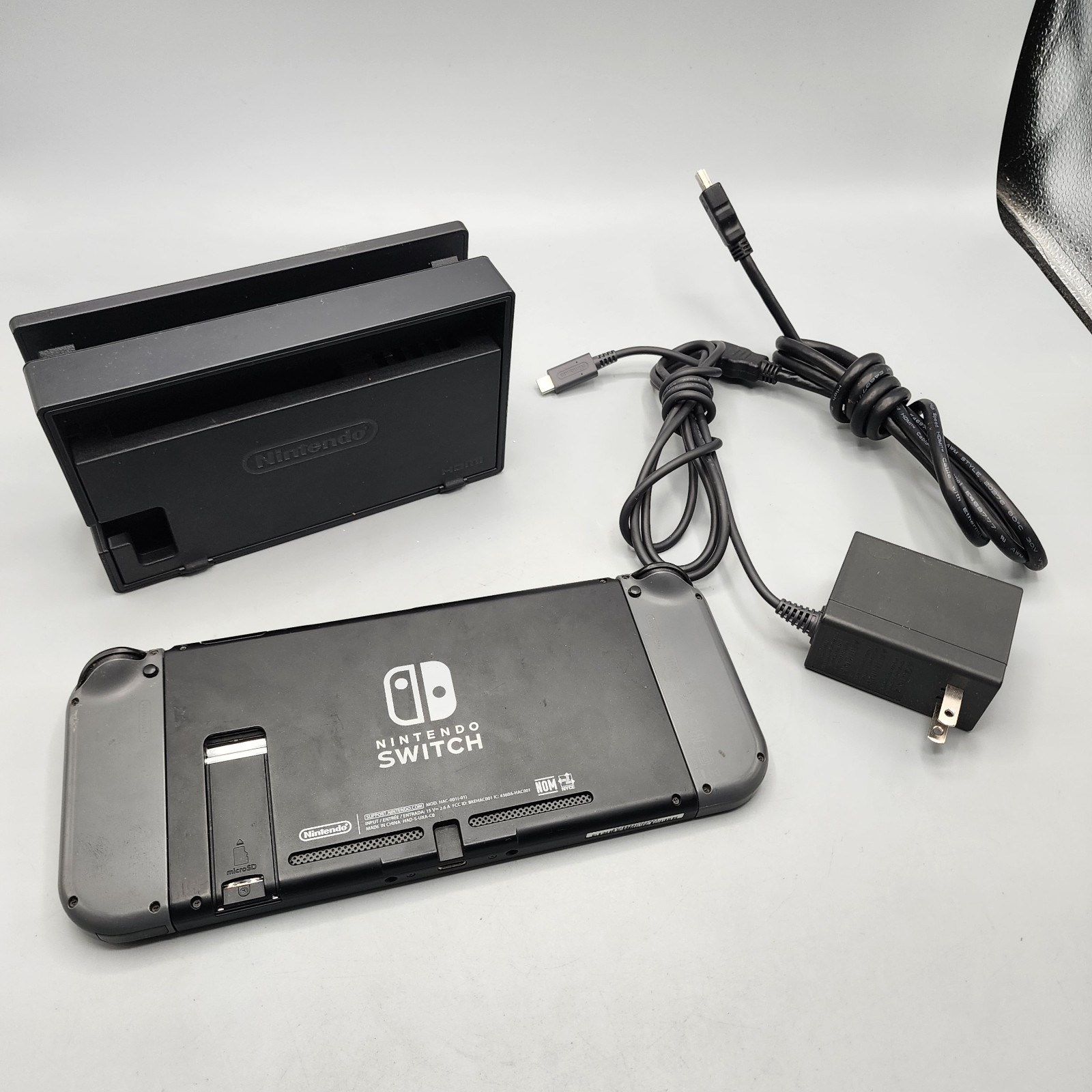 Nintendo Switch Video Game Console HAC-001 With Dock + Cords + Joy-Cons / Tested