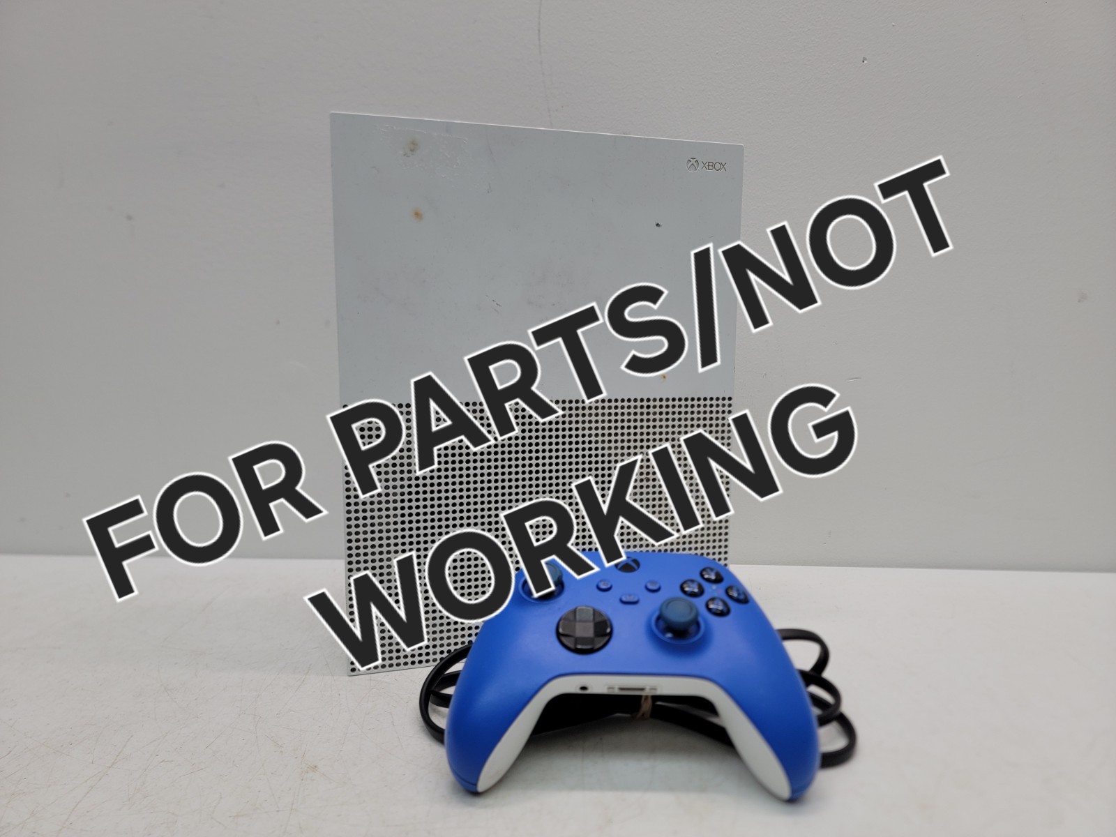 Microsoft Xbox One S Home Video Game System 1681 FOR PARTS